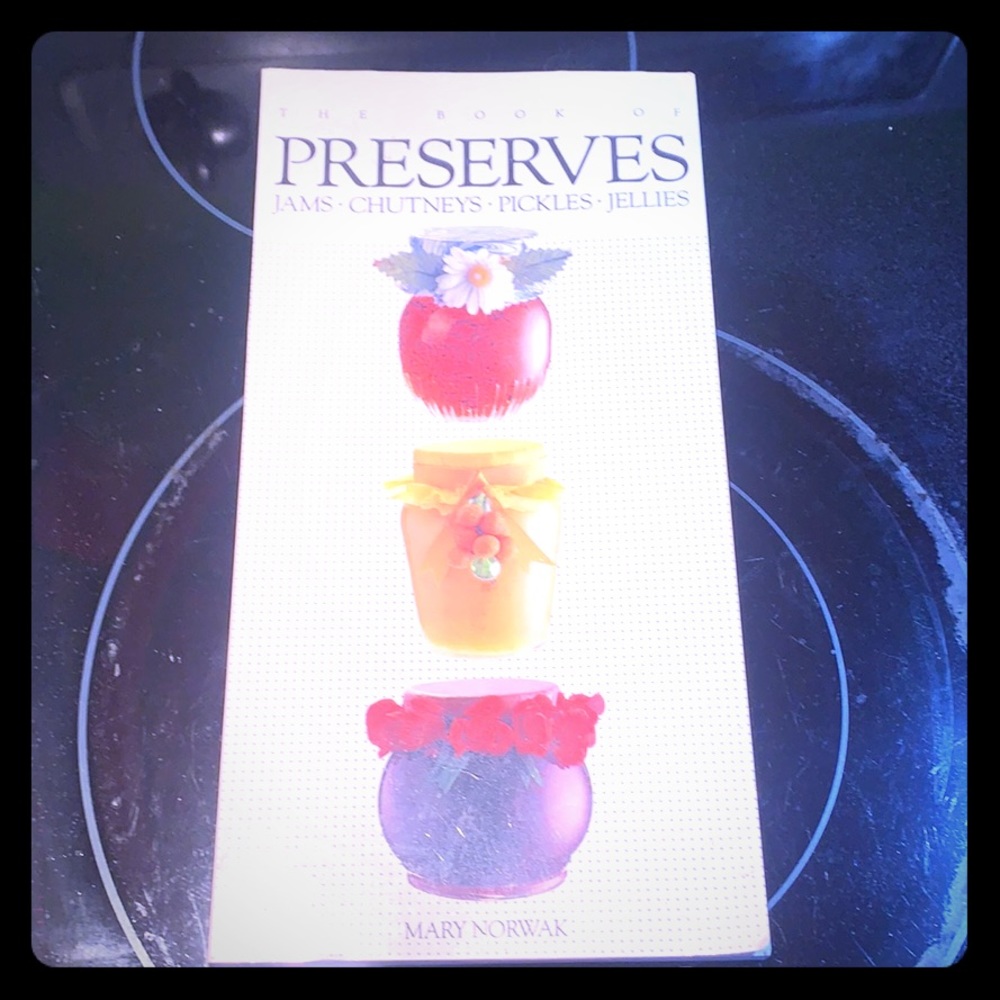 Vintage Book of Preserves 1986